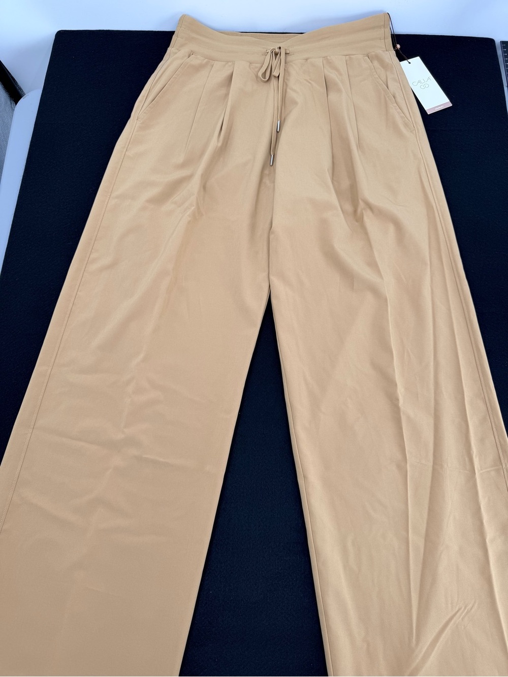 CALIA by Carrie Underwood Relaxed Wide-Leg Trousers in Tan